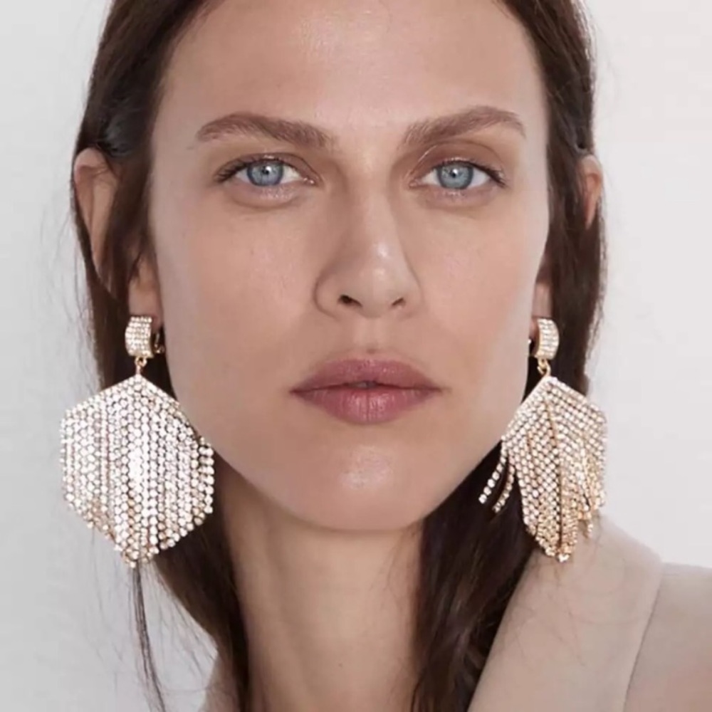 2/$35🖤 Rhinestone Tassel Waterfall Earrings D4 - Picture 3 of 7